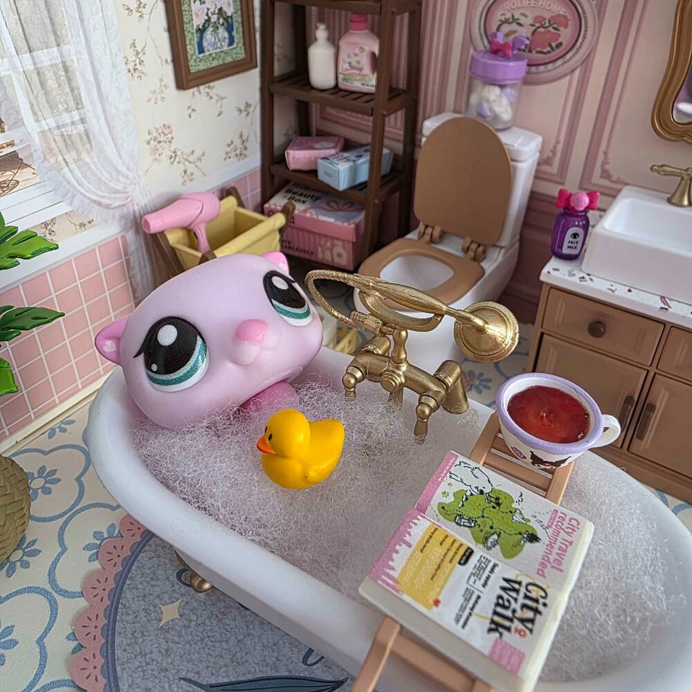 RoLife Bathroom Set Perfect for LPS and dolls